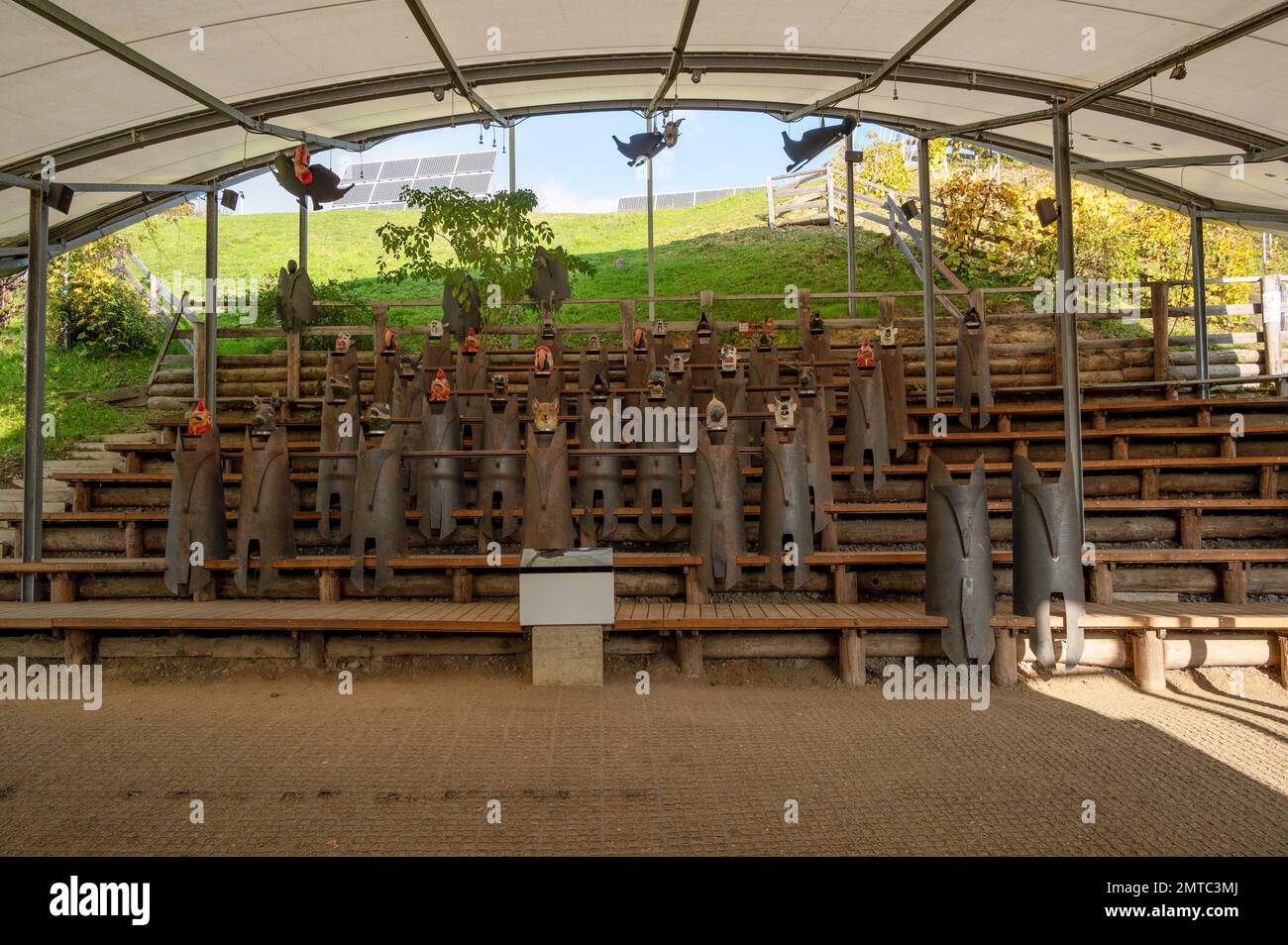 Vue sur un théâtre en plein air à la chocolaterie Zotter, une ferme et entreprise familiale située dans la petite ville de Riegersburg, en Autriche. Banque D'Images
