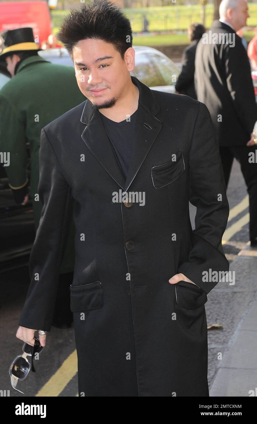 HRH Prince Azim arrive dans un hôtel de luxe à Londres avant l'arrivée ...