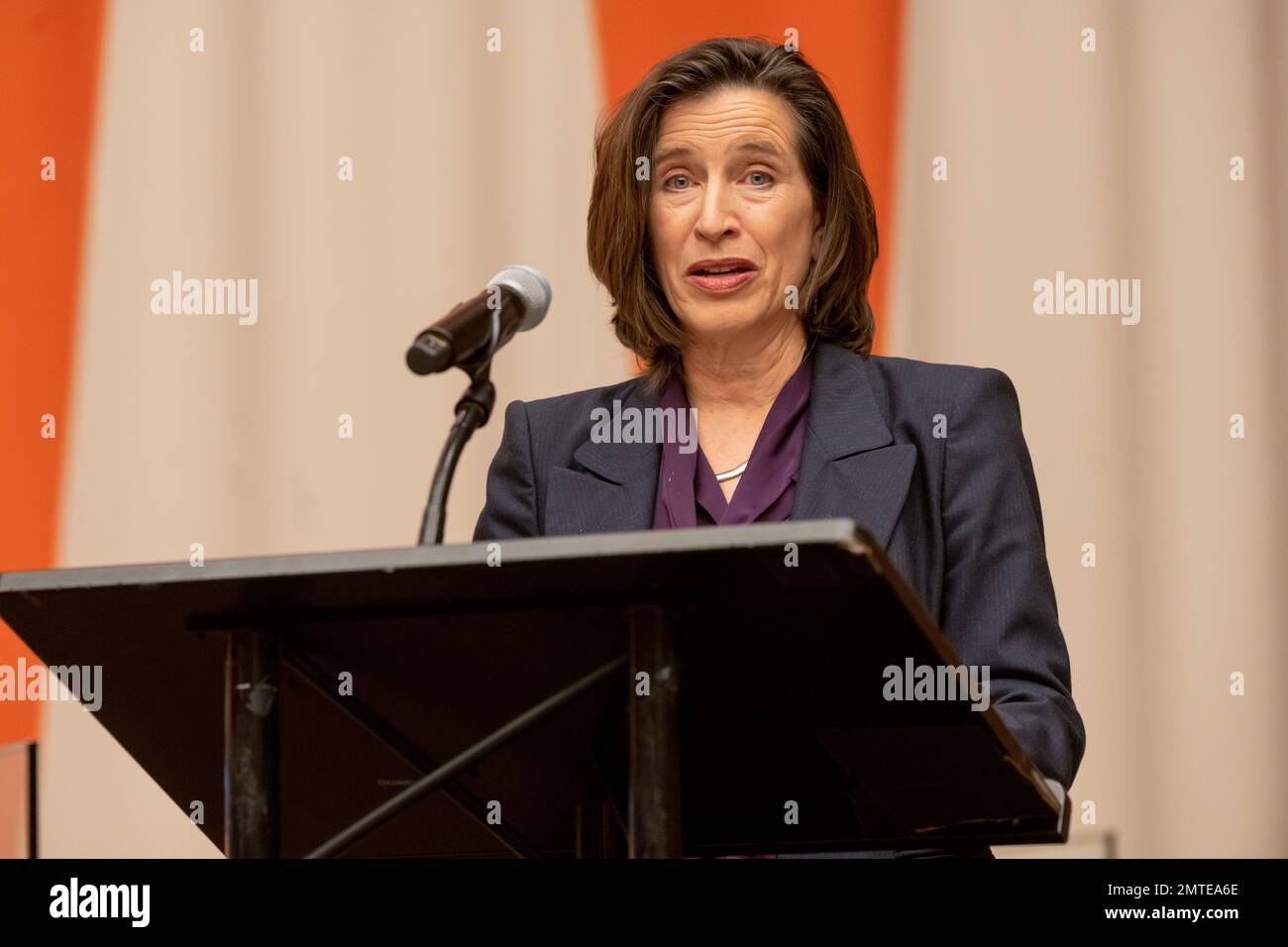 New York, États-Unis. 31st janvier 2023. Mme Melissa Fleming, Secrétaire générale adjointe à la communication mondiale, prononce une allocution d'ouverture lors d'un événement spécial intitulé "procès international fictif sur les droits de l'homme" à l'occasion de la Journée internationale de commémoration en mémoire des victimes de l'Holocauste (27 janvier) au siège des Nations Unies à New York. Les participants, étudiants de plusieurs pays, interrogent les actions et responsabilités d'Ernst Rüdin, le soi-disant père de l'hygiène raciale nazie. Crédit : SOPA Images Limited/Alamy Live News Banque D'Images