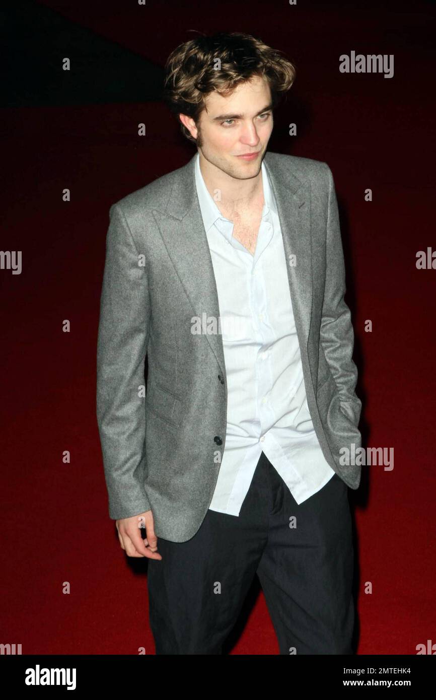 Robert Pattinson à la première britannique de « Remember Me » à Leicester Square. Londres, Royaume-Uni. 3/17/10. . Banque D'Images