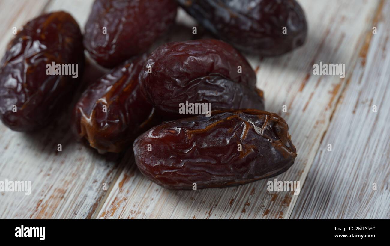 Fruits secs prune ou pruneau. Tu BiShvat un concept de vacances juif Banque D'Images