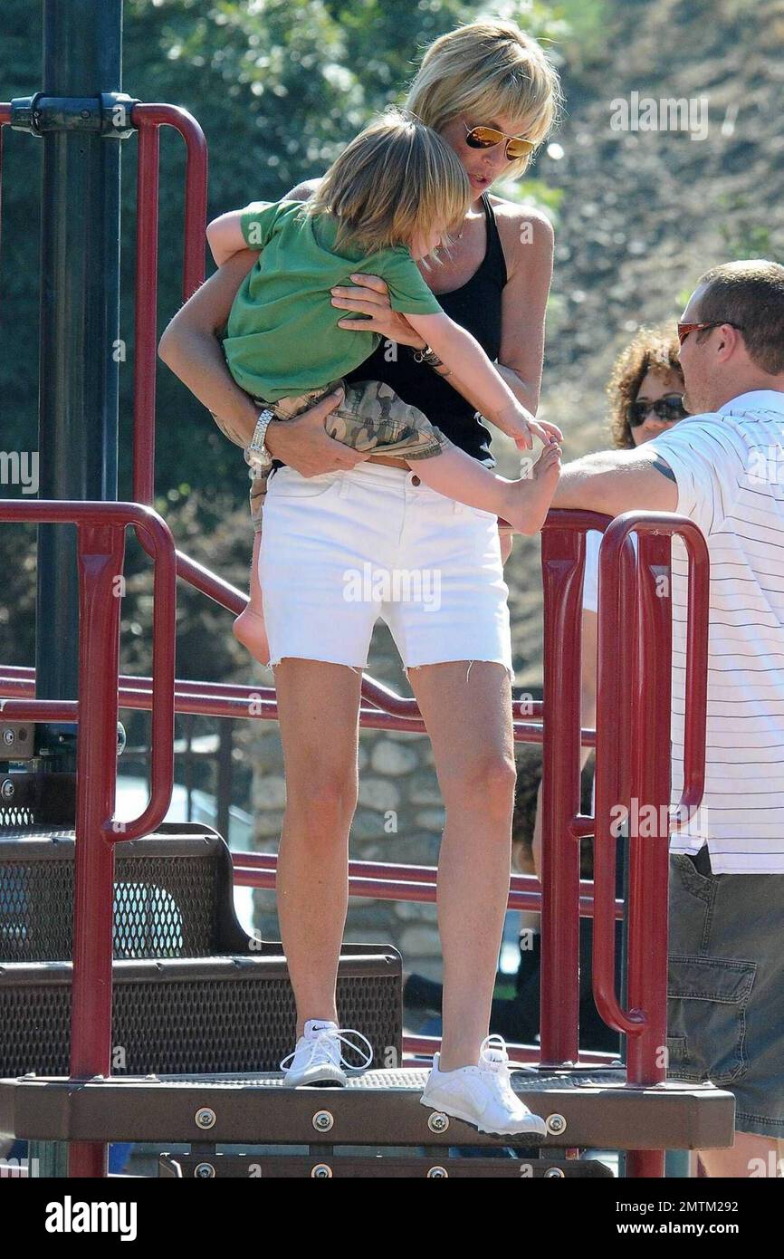 - Sharon Stone emmène ses 3 fils Roan, Laird et Quinn au parc. Los Angeles, Californie 7/31/09. . Banque D'Images