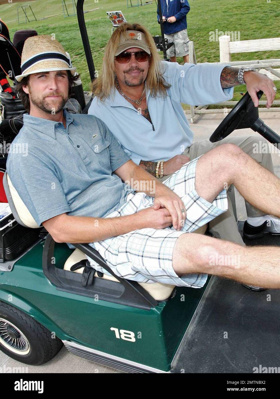 Grant Reynolds et Vince Neil au tournoi de golf annuel Skylar Neil Memorial 13th. Simi Valley, CA. 5/1/09. Banque D'Images