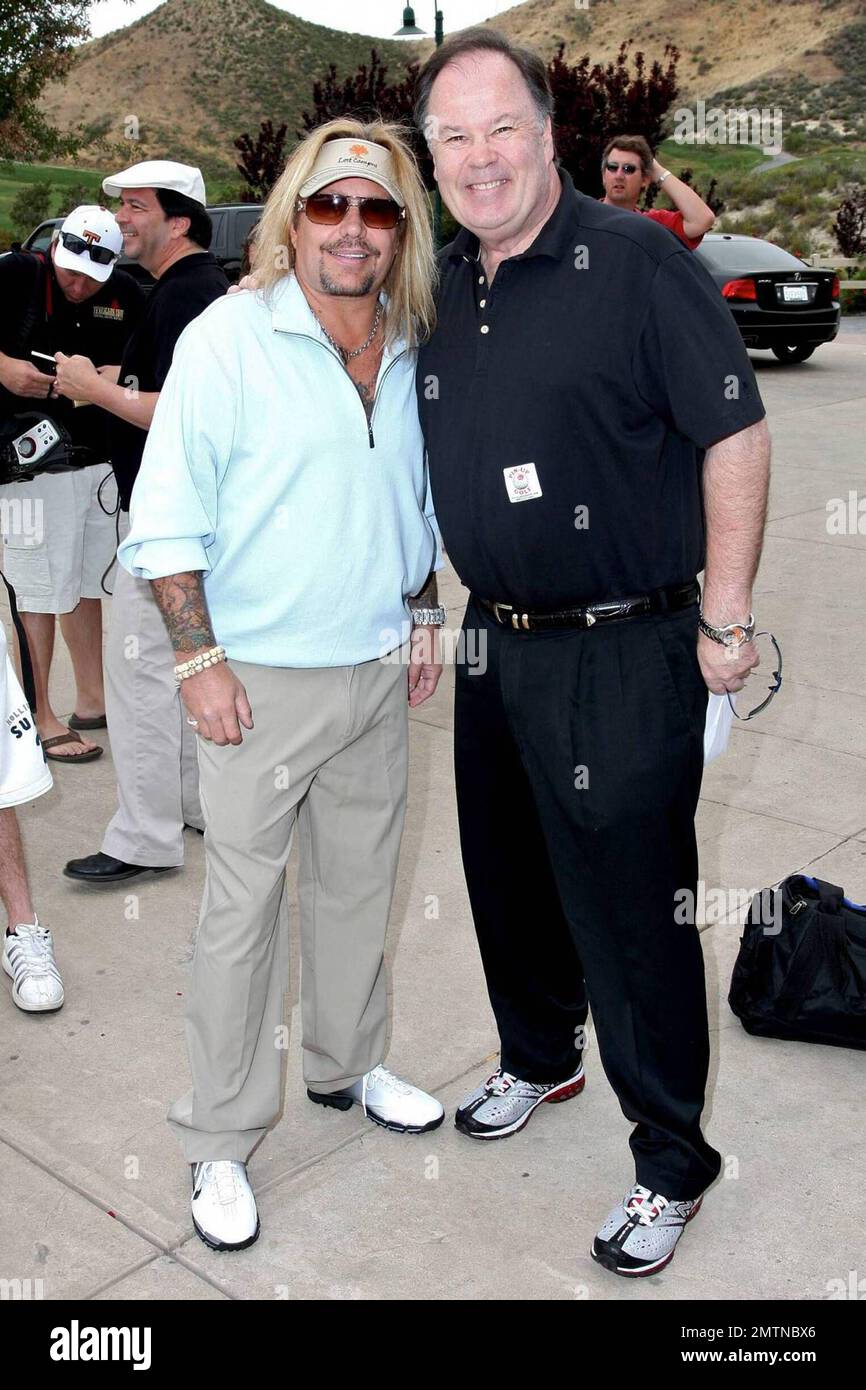 Vince Neil et Dennis Haskins au tournoi de golf annuel Skylar Neil Memorial 13th. Simi Valley, CA. 5/1/09. Banque D'Images