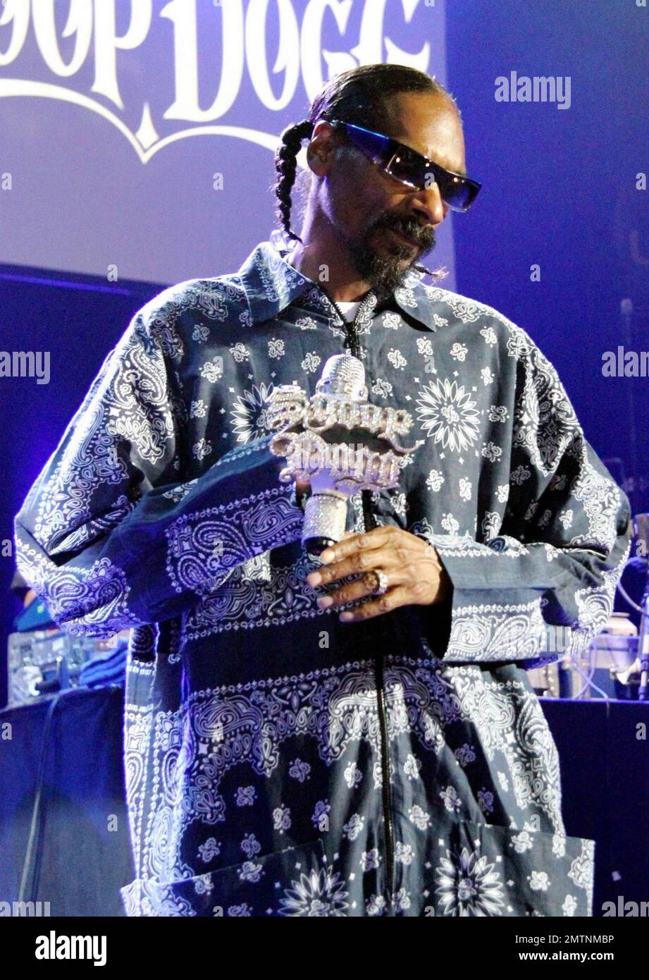 Le rappeur Snoop Dogg se produit en direct à l'Empire Bush du Berger de