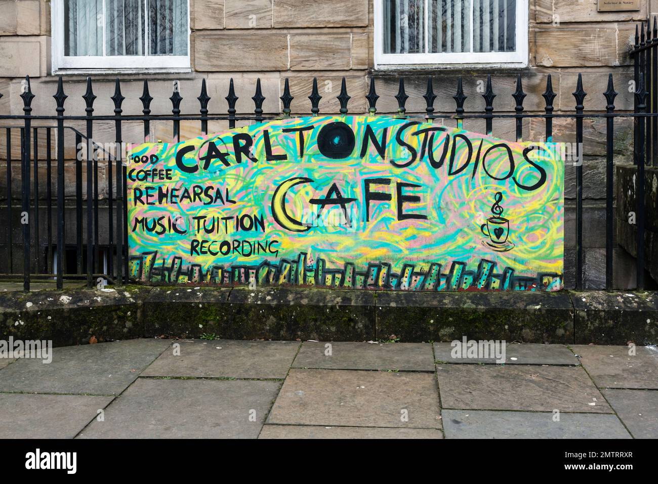 Carlton Studios and Cafe Sign, Carlton place, Glasgow, Écosse, Royaume-Uni, Europe Banque D'Images
