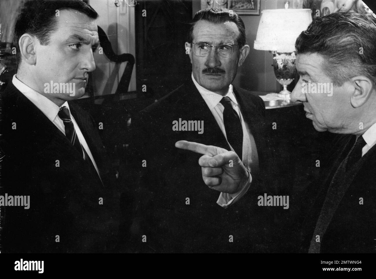 Marie octobre année: 1959 - France Directeur: Julien Duvivier Lino Ventura, Noël Roquevert, Robert Dalban Banque D'Images
