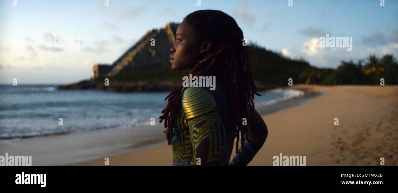 Black Panther: Wakanda Forever Year : 2022 USA Directeur : Ryan Coogler Lupita Nyong'O Banque D'Images