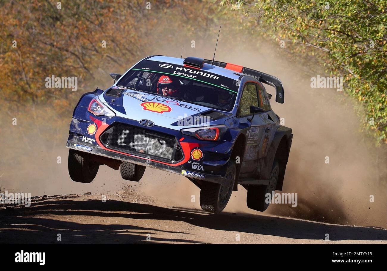 Driver Thierry Neuville and co-driver Nicolas Gilsoul, both from Belgium, race their Hyundai i20 WRC in the fifth round of the FIA World Rally Championship in Santa Monica, Argentina, Friday, April 28, 2017. (AP Photo/Nicolas Aguilera) Banque D'Images