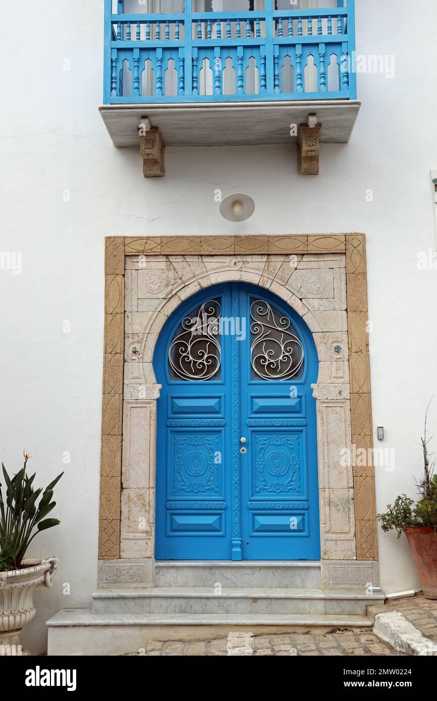 Propriété typique bleue et blanche à Sidi Bou Said en Tunisie Banque D'Images