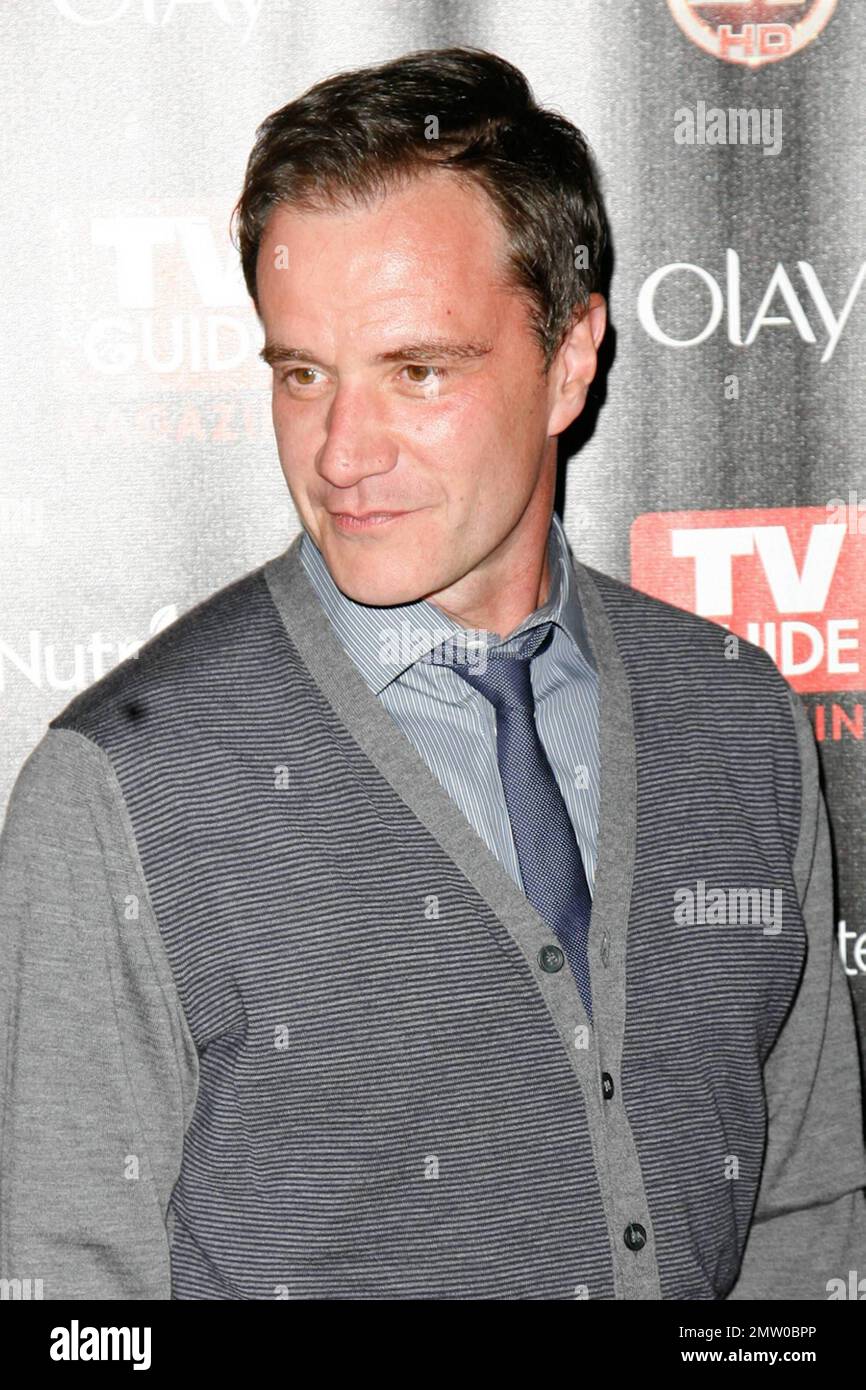 Tim DeKay arrive à Drai's Hollywood pour la fête Hot List 2010 du magazine TV Guide. Los Angeles, Californie. 11/08/10. Banque D'Images