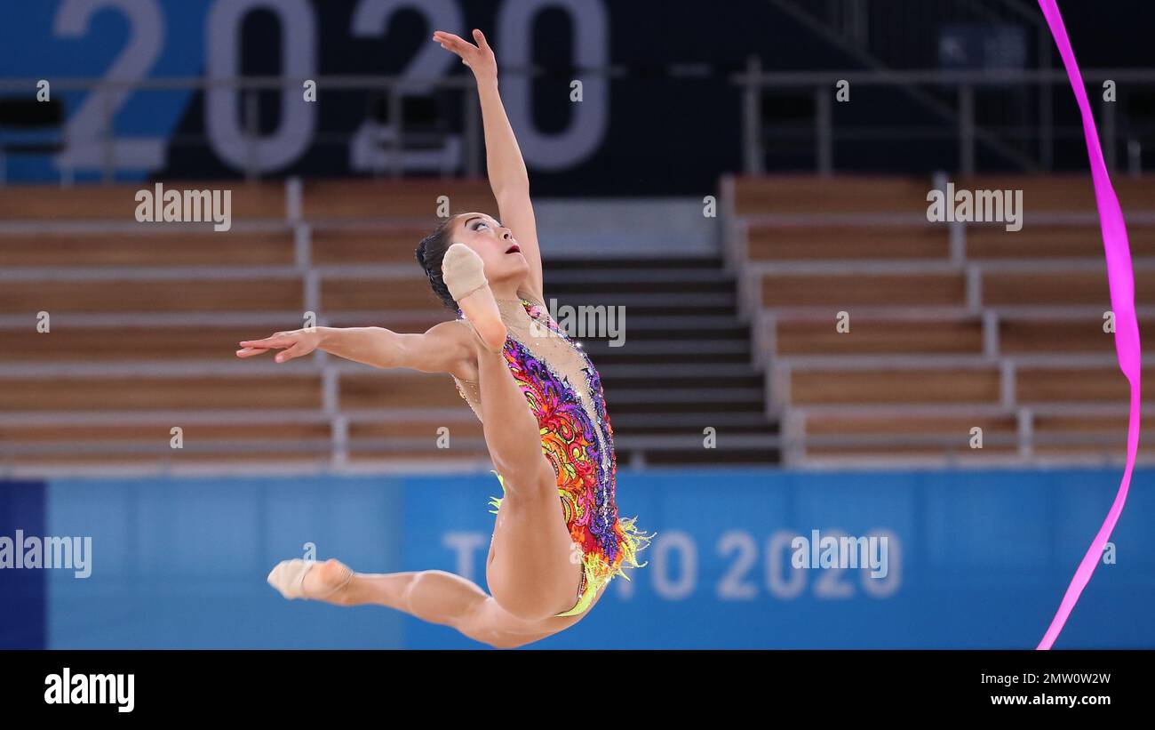 06 AOÛT 2021 - Tokyo, Japon: Laura ZENG des États-Unis se produit au ruban dans la gymnastique rythmique individuelle tout autour de qualification à la Banque D'Images