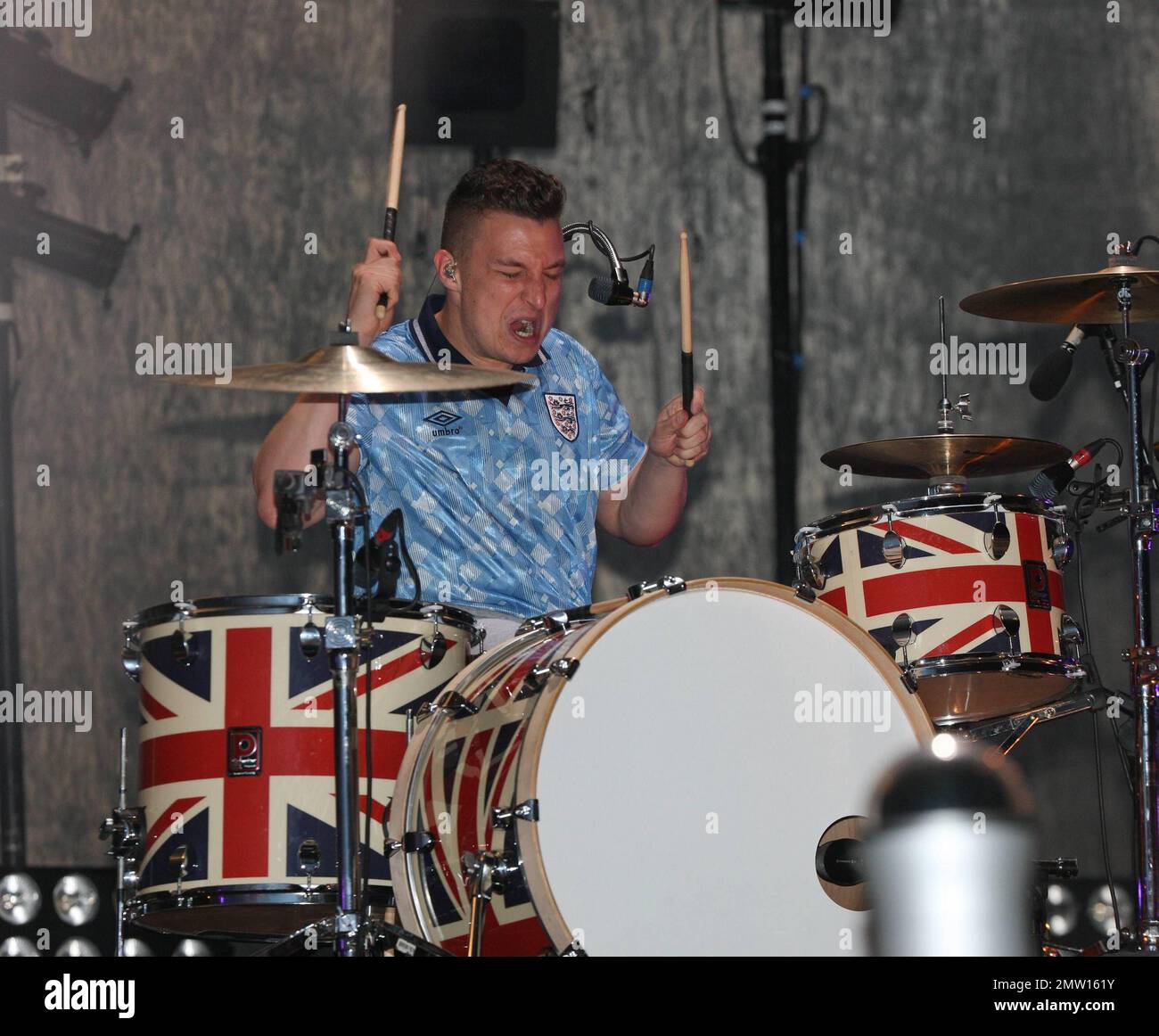 Matt Helders des Artic Monkeys se produit en direct au V Festival Hylands Park, Chelmsford, Royaume-Uni. 20 août 2011. Banque D'Images