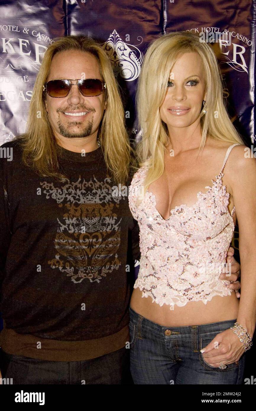 Vince Neil participe à son tournoi annuel de poker Strip 4th au Hard Rock Hotel. Célébrités et pros de poker ont rejoint Vince Neil pour un tournoi de poker No-Limit Texas Hold ÔEm, bénéficiant du Fonds commémoratif de Skylar Neil, une organisation qui a réuni des millions de personnes pour soutenir la recherche novatrice sur le cancer, la leucémie et le sida. Las Vegas, Nevada 1/17/09. Banque D'Images