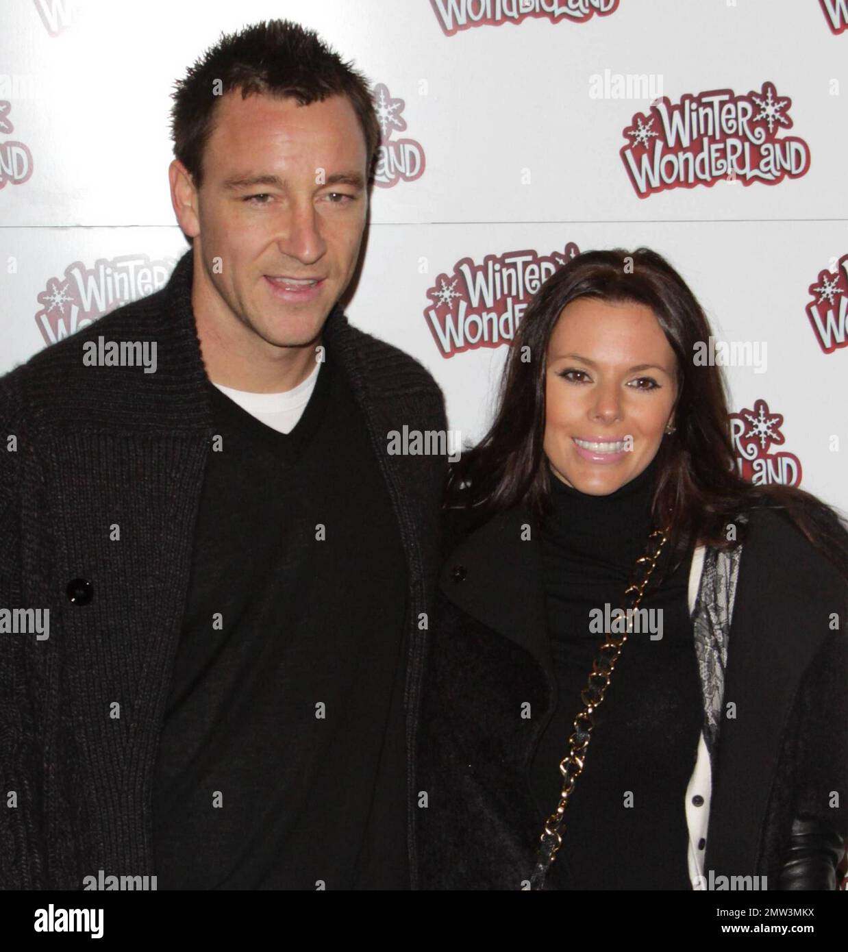 John Terry et Toni Poole au lancement VIP de Winter Wonderland à Hyde Park, qui se targue de lumières festives et d'une patinoire. Londres, Royaume-Uni. 11/18/10. Banque D'Images