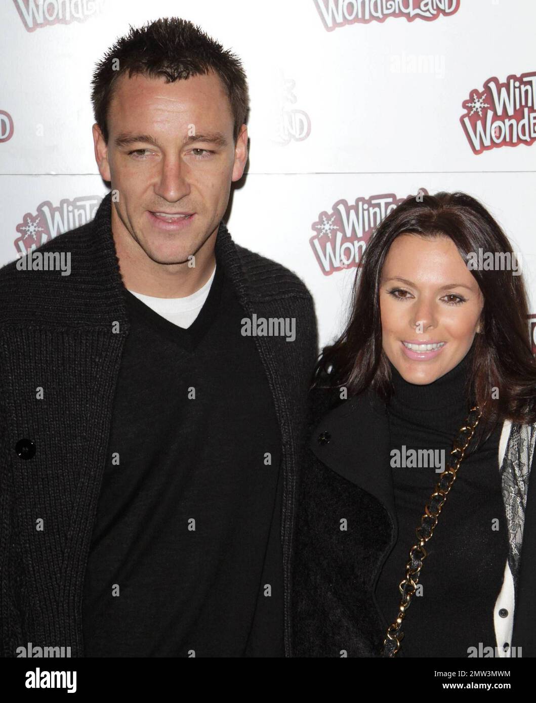John Terry et Toni Poole au lancement VIP de Winter Wonderland à Hyde Park, qui se targue de lumières festives et d'une patinoire. Londres, Royaume-Uni. 11/18/10. Banque D'Images