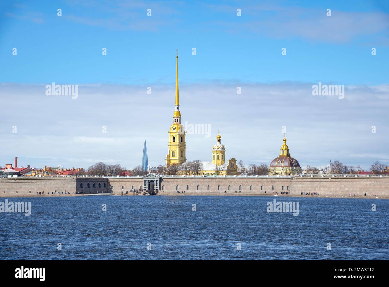 Jour de printemps aux murs de la forteresse Pierre et Paul. Saint-Pétersbourg. Russie Banque D'Images