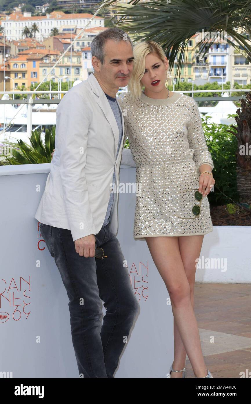 Olivier Assayas et Kristen Stewart à la séance photo « Personal Shopper » qui s'est tenue au Palais des Festivals et des Congrès de Cannes pendant le Festival International du film de Cannes en 69th. 19th mai 2016. Banque D'Images