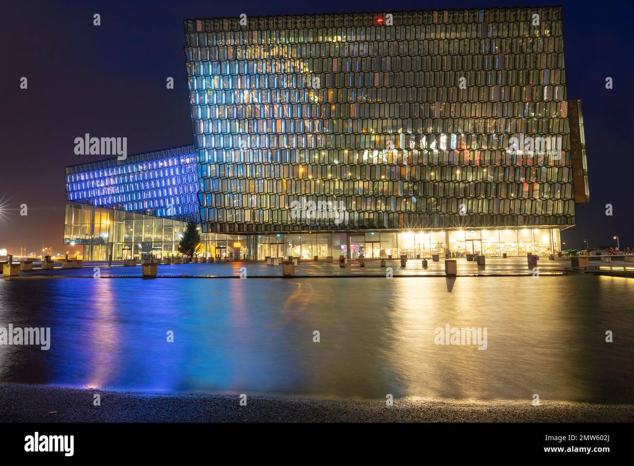 Salle de concert Harpa immeuble futuriste en verre à Reykjavik Islande . Banque D'Images