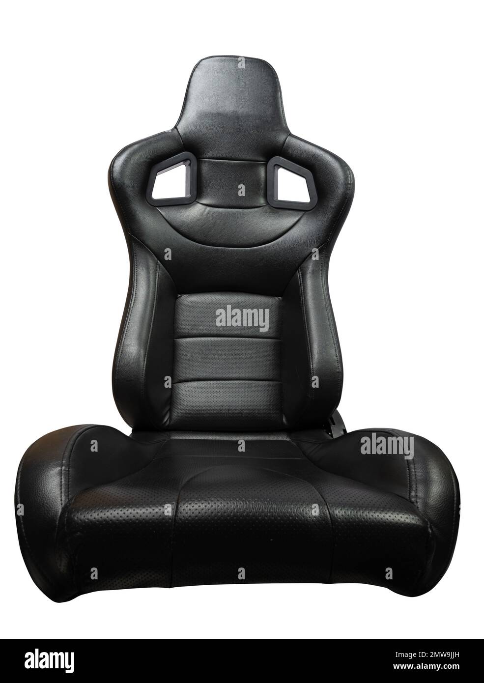 Vue avant du siège de voiture en cuir sport noir propre isolée sur l'arrière-plan du studio Banque D'Images