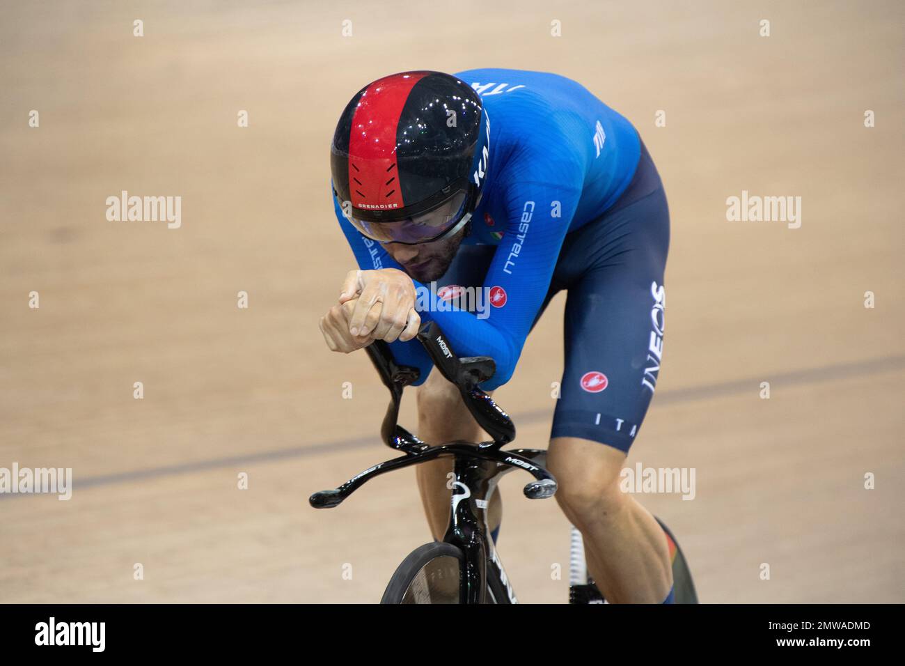 Filippo Ganna, d'Italie, établit un record mondial lors des championnats du monde dans la poursuite individuelle aux Championnats du monde de cyclisme sur piste UCI 2022. Banque D'Images