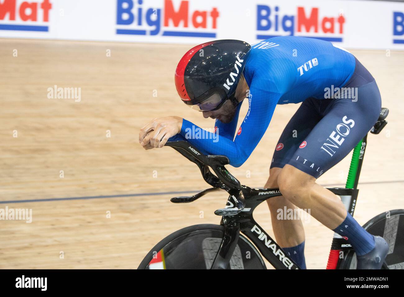 Filippo Ganna, d'Italie, établit un record mondial lors des championnats du monde dans la poursuite individuelle aux Championnats du monde de cyclisme sur piste UCI 2022. Banque D'Images