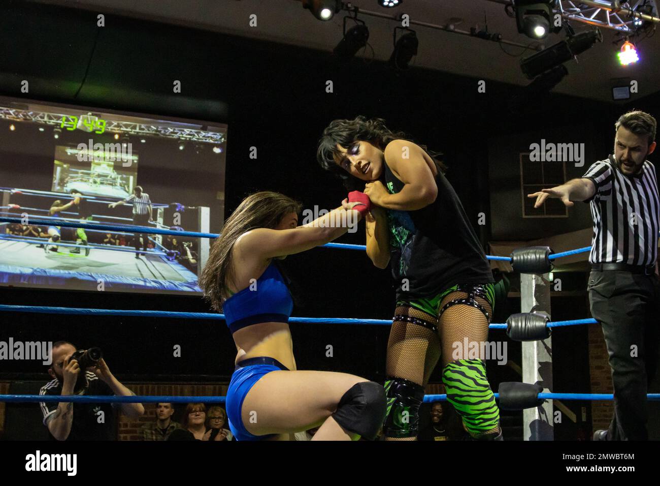 Deux femmes 100th Pro Wrestling EVE 1st se battent sur 07.01.2023 Banque D'Images