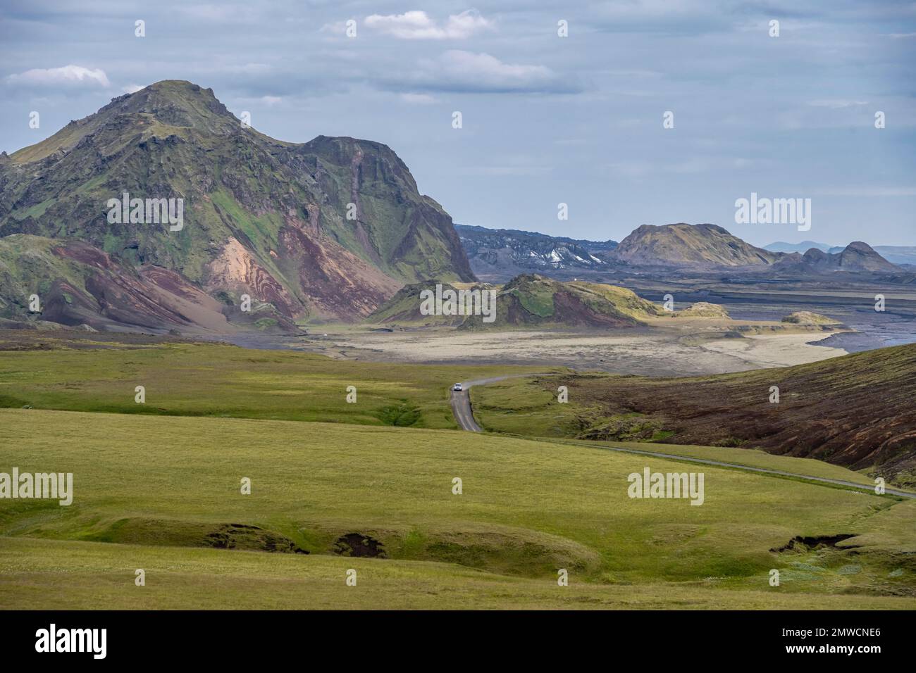 Paysage avec route à Pakgil, Islande Banque D'Images