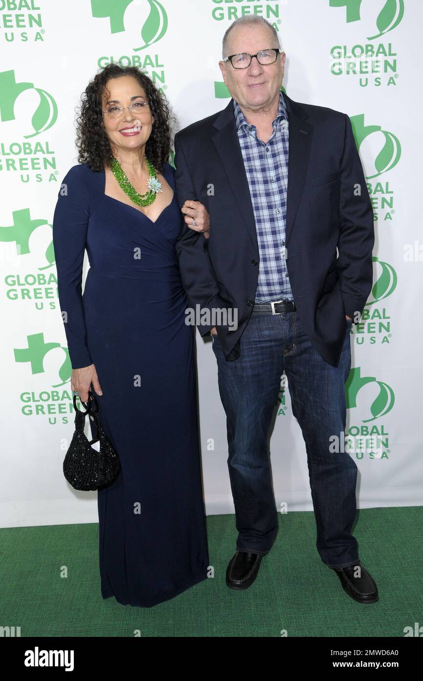 Catherine Rusoff and Ed O'Neill attend the Global Green USA 14th Annual Pre-Oscar Party at TAO Hollywood on Wednesday, Feb.22, 2017, in Los Angeles. (Photo by Richard Shotwell/Invision/AP) Banque D'Images