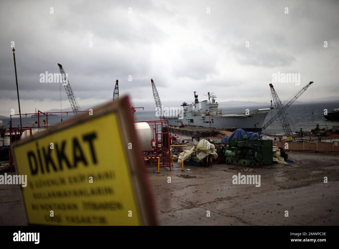 The former Royal Navy aircraft carrier HMS Illustrious at a Turkish ...