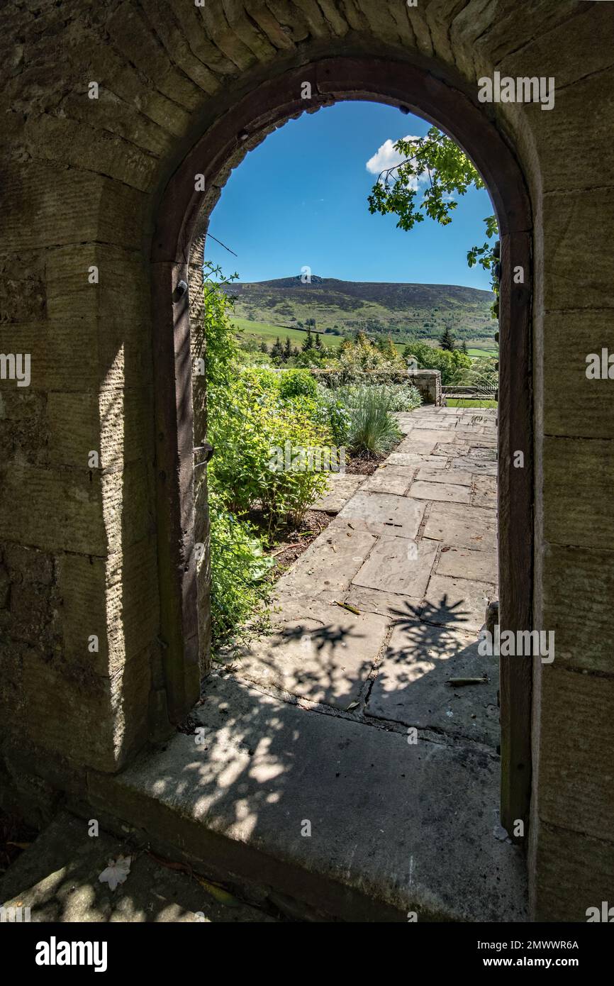 L'arcade de Parcevall Hall.le hall et ses jardins sont situés à Skyreholme près du village d'Appletreewick, Wharfedale, North Yorkshire Banque D'Images