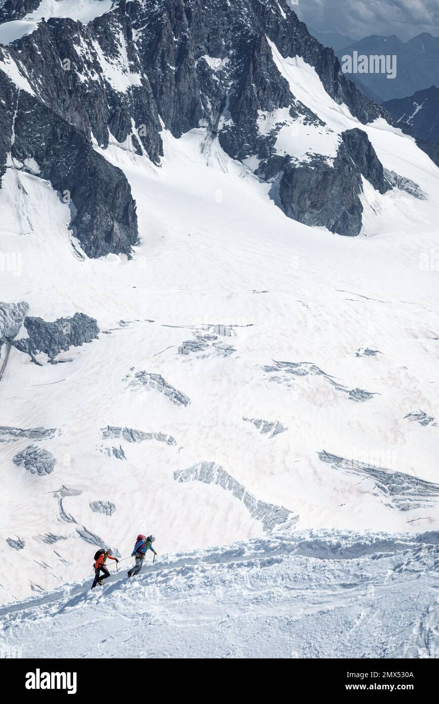 Groupe d'alpinistes sur les pentes du Mont Blanc, Chamonix, France Banque D'Images