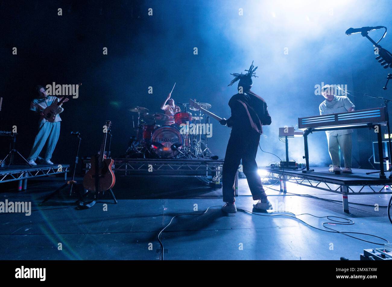 Londres, Royaume-Uni, mercredi 1st février 2023 Metronomy se produit sur scène dans le cadre de la semaine des War Child, Brit Awards gigs à Outernet, Tottenham CRT Road. Credit: DavidJensen / Empics Entertainment / Alamy Live News Banque D'Images