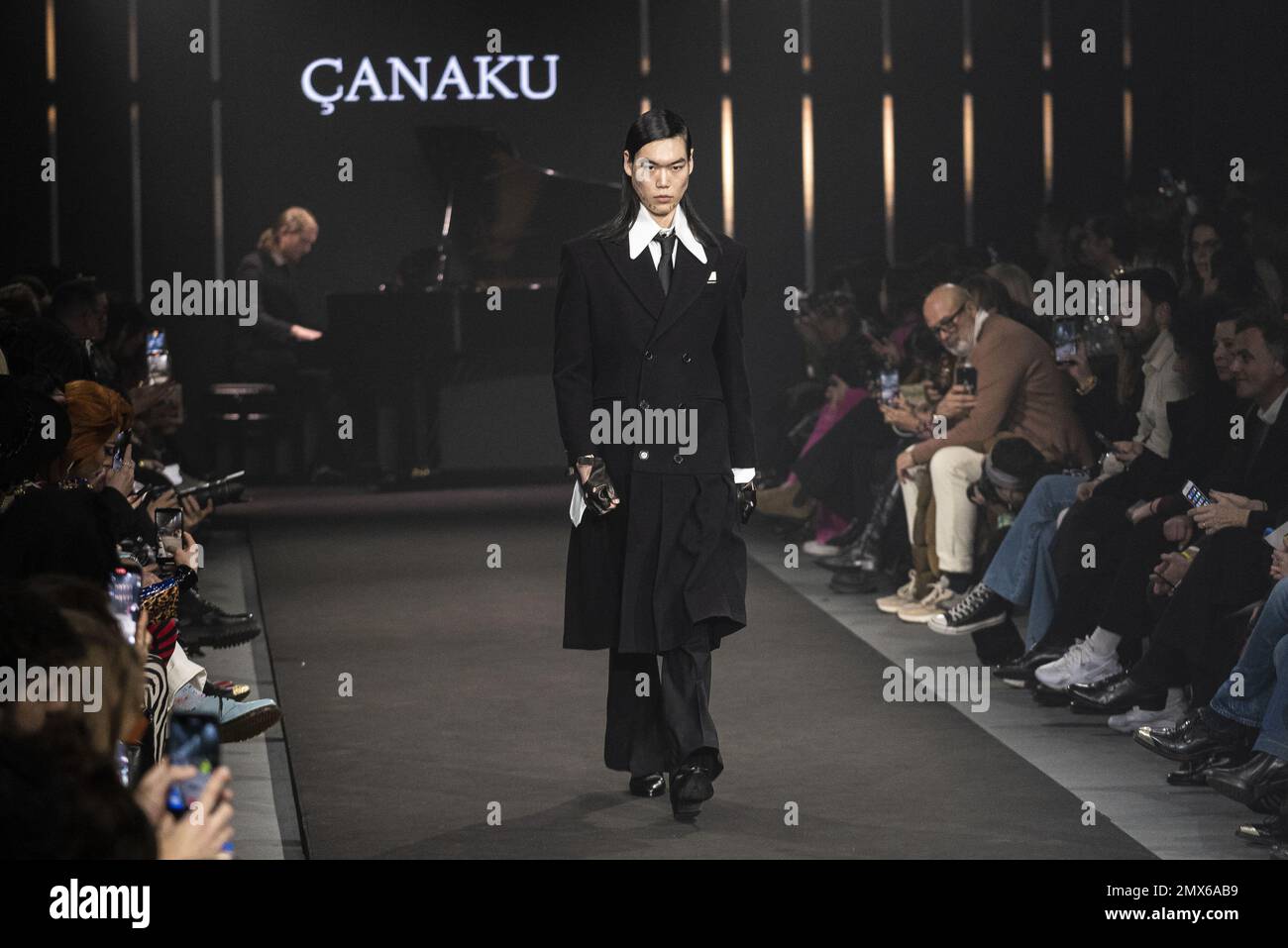 Collection Canaku "aucun code vestimentaire" présentée lors de la piste de mode Altamoda sur le 1 février 2023 au quartier de Pratibus à Rome, en Italie Banque D'Images