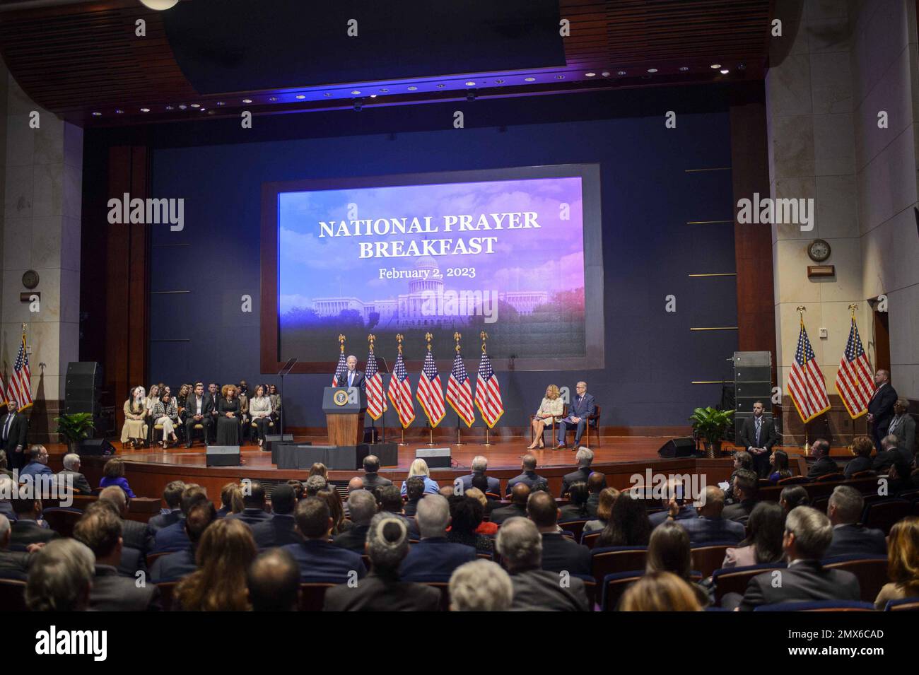 Washington, États-Unis. 02nd févr. 2023. Le président Joe Biden parle d'unité et de bipartialité lors du déjeuner national de prière annuel 70th aux États-Unis Capitole à Washington, DC jeudi, 2 février 2023. Le vice-président Kamala Harris était également présent. Photo de Bonnie Cash/UPI Credit: UPI/Alay Live News Banque D'Images