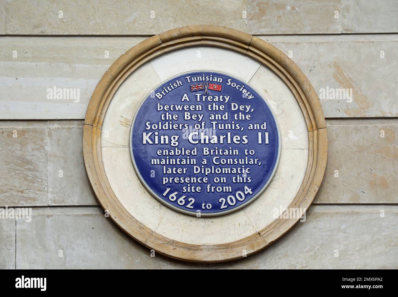 Plaque de la British Tunisian Society sur l'hôtel Royal Victoria à Tunis, qui est l'ancienne ambassade britannique Banque D'Images