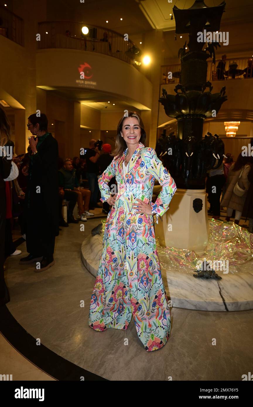 Bettina Cramer BEI der Anja Gockel Fashion Show 'even Senses' auf der Berlin Fashion week automne/hiver 2023 im Hotel Adlon Kempinski. Berlin, 18,01. Banque D'Images