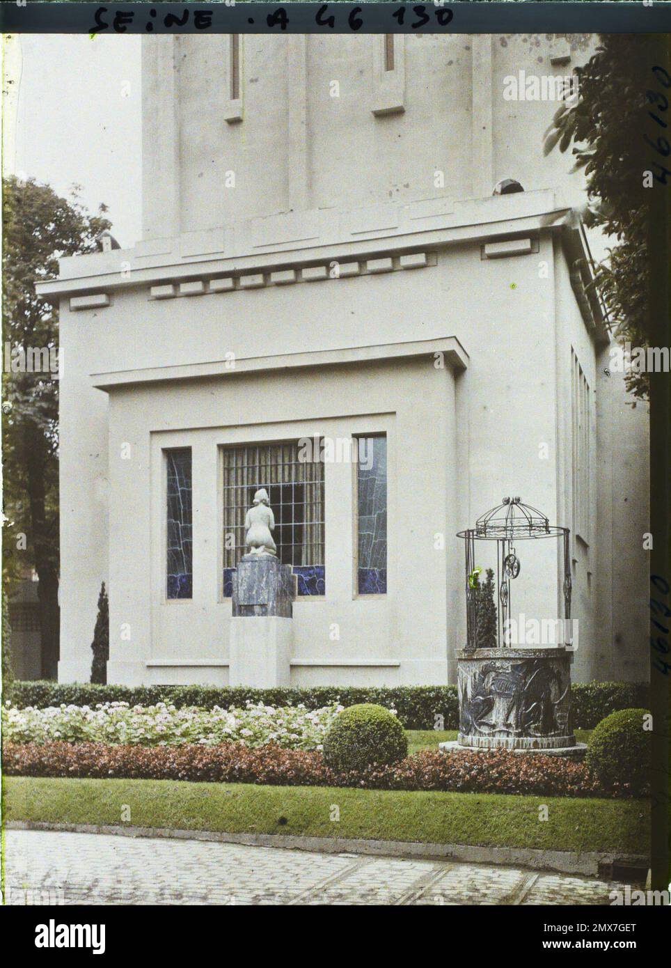 Paris (8th arr.), France l'exposition des arts décoratifs, des jardins et des puits du Pavillon belge , 1925 - exposition internationale des arts décoratifs et industriels modernes Paris Banque D'Images