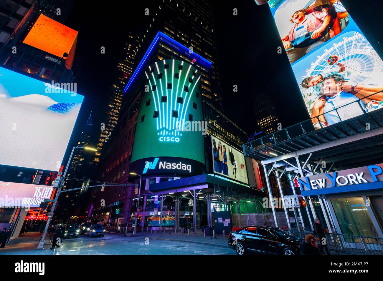 La bourse Nasdaq de Times Square à New York fait la promotion de Cisco Systems, vu mercredi, 1 février 2023. (© Richard B. Levine) Banque D'Images