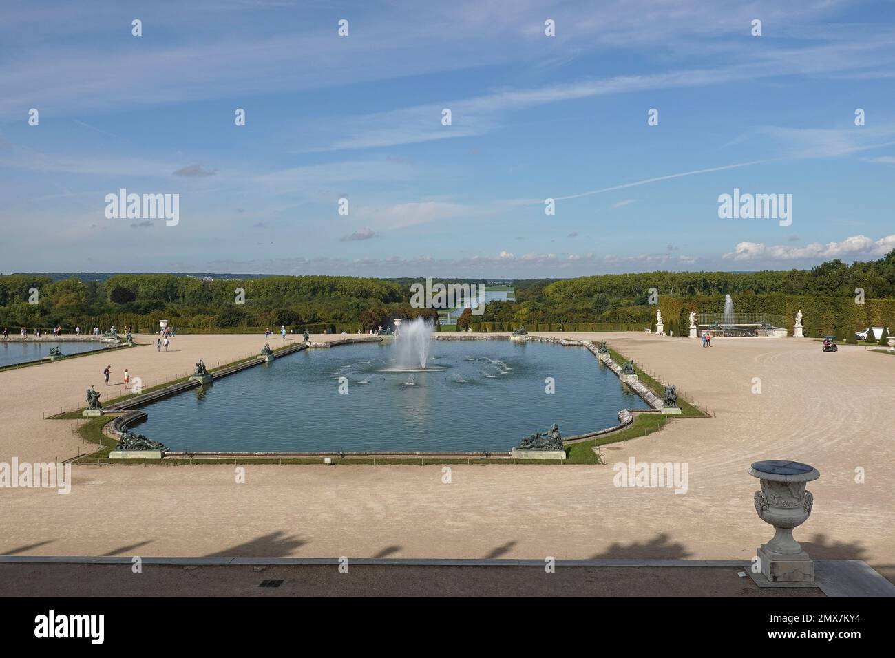 France, Versailles, Jardins du célèbre château de Versailles. Tout le site a des fontaines, des étangs, un lac et des paysages uniques construits en 17th c. photo Banque D'Images