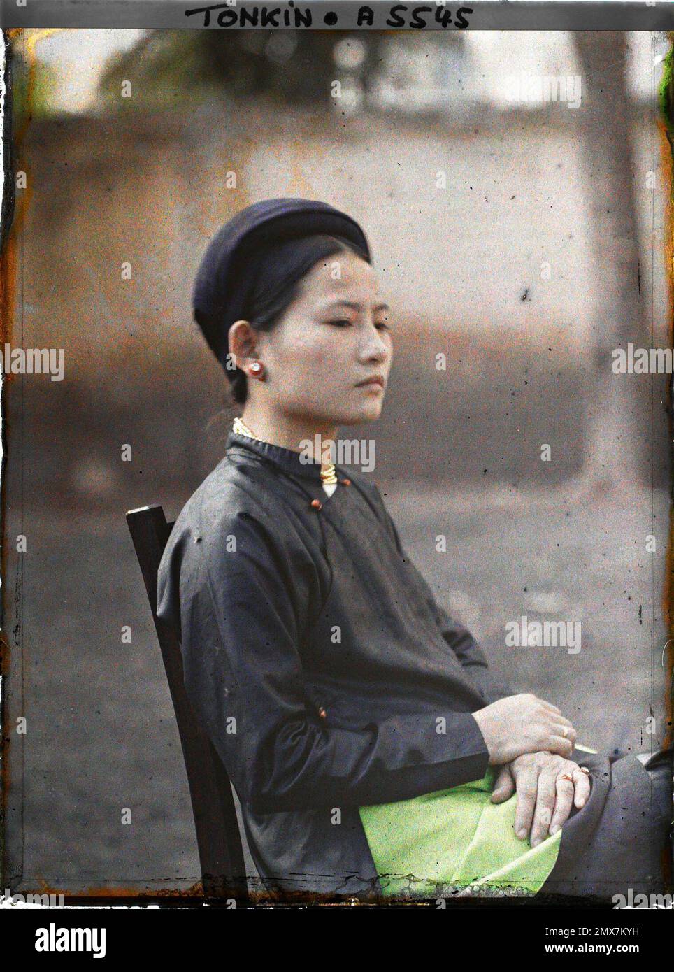 Hà-Nôi, Tonkin, Indochina une jeune femme querterne en costume d'Annamite, Léon occupé en Indochine Banque D'Images