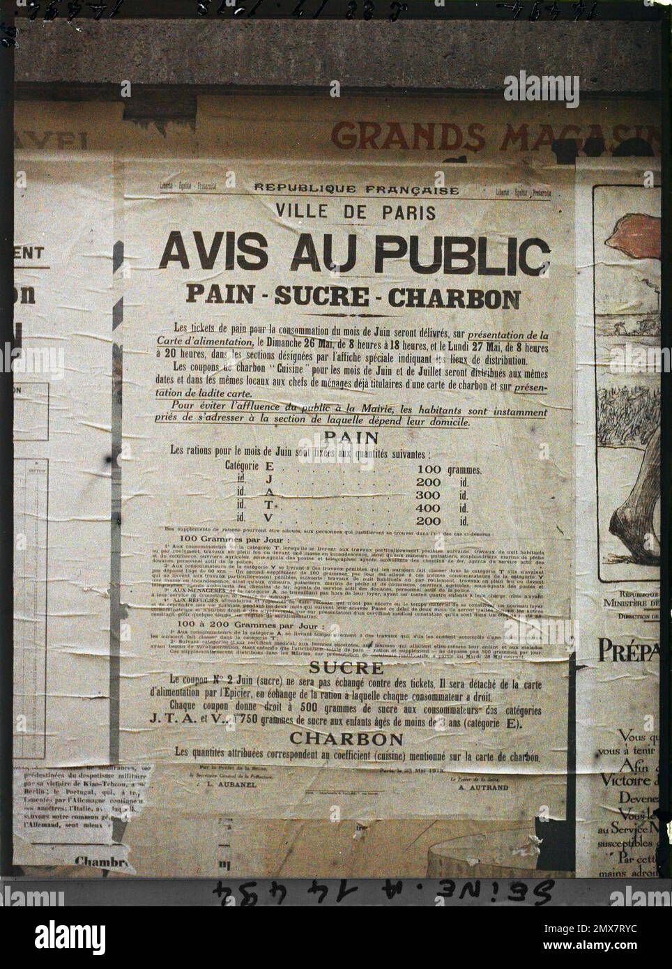 Paris, France affiche le public pour le rationnement du pain, du sucre et du charbon , Banque D'Images