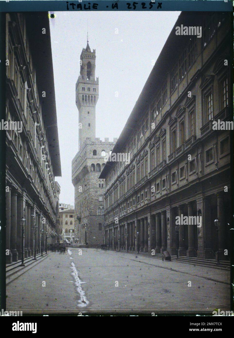 Florence, Italie le Palais des Offices et la Tour du Vieux Palais , 1913 - Balkans, Italie - Jean Brunhes et Auguste Léon - (septembre - 23 octobre) Banque D'Images