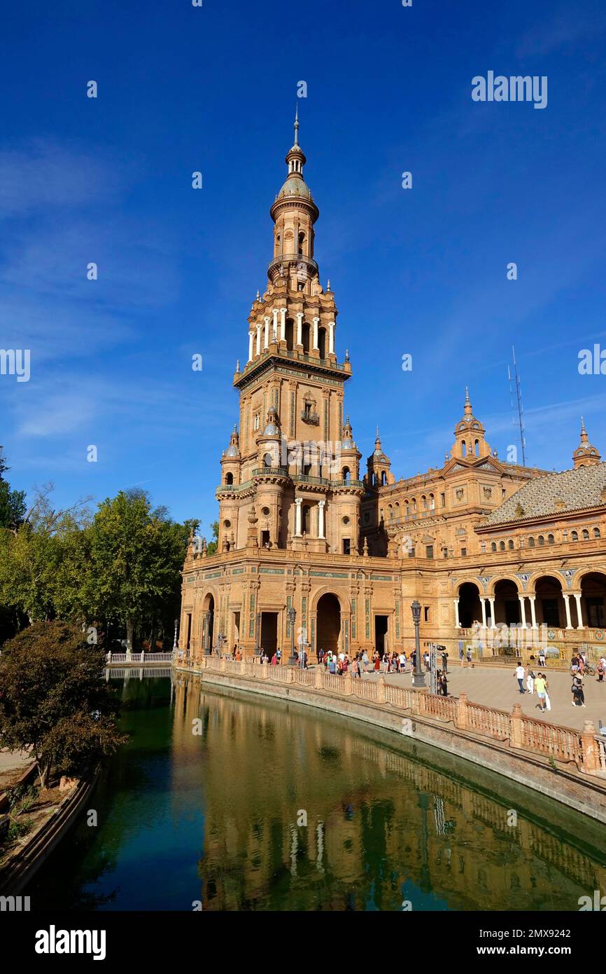 Place espagnole (Plaza de Espana) Séville l'Espagne est la capitale et la plus grande ville de la communauté autonome espagnole d'Andalousie et de la province de se Banque D'Images