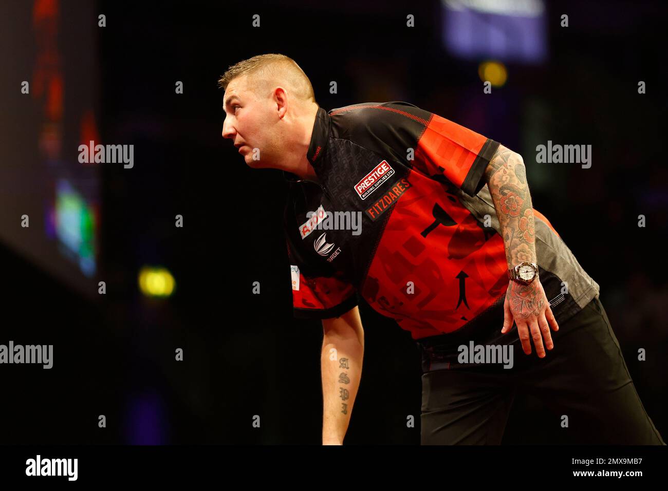 SSE Arena, Belfast, Irlande du Nord. 2nd févr. 2023. 2023 PDC Cazoo Premier League Darts Belfast nuit 1 ; Nathan Aspinall remette le dart lors de sa demi-finale contre Chris Dobey Credit: Action plus Sports/Alay Live News Banque D'Images