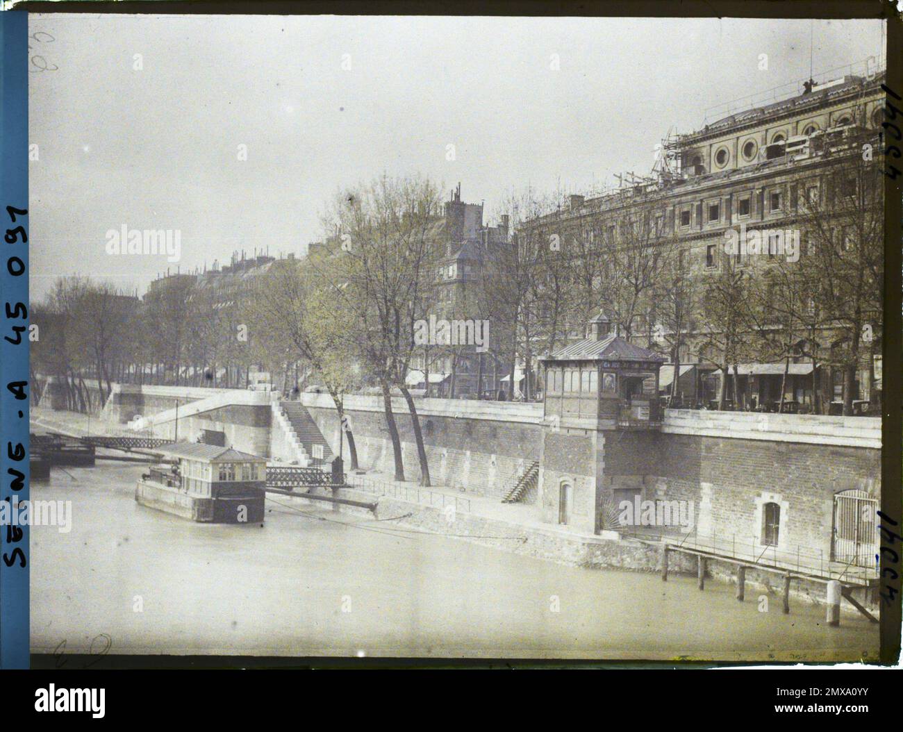 Paris (Ier arr.), France le Théâtre du Châtelet quai de la Mégisserie, du Pont au change , Banque D'Images