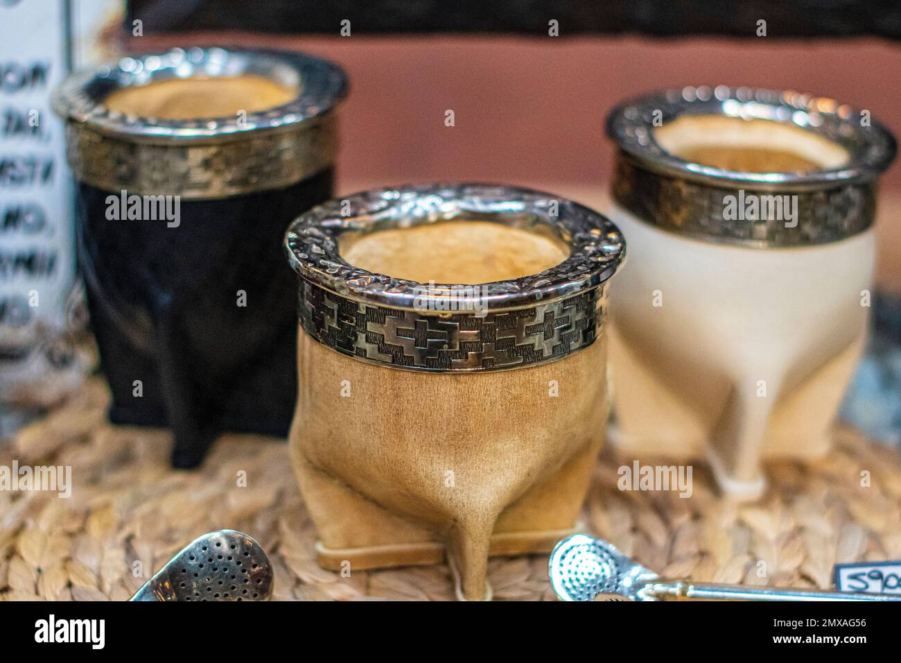 Copains en bois. Récipient pour boisson Argentine typique. Banque D'Images