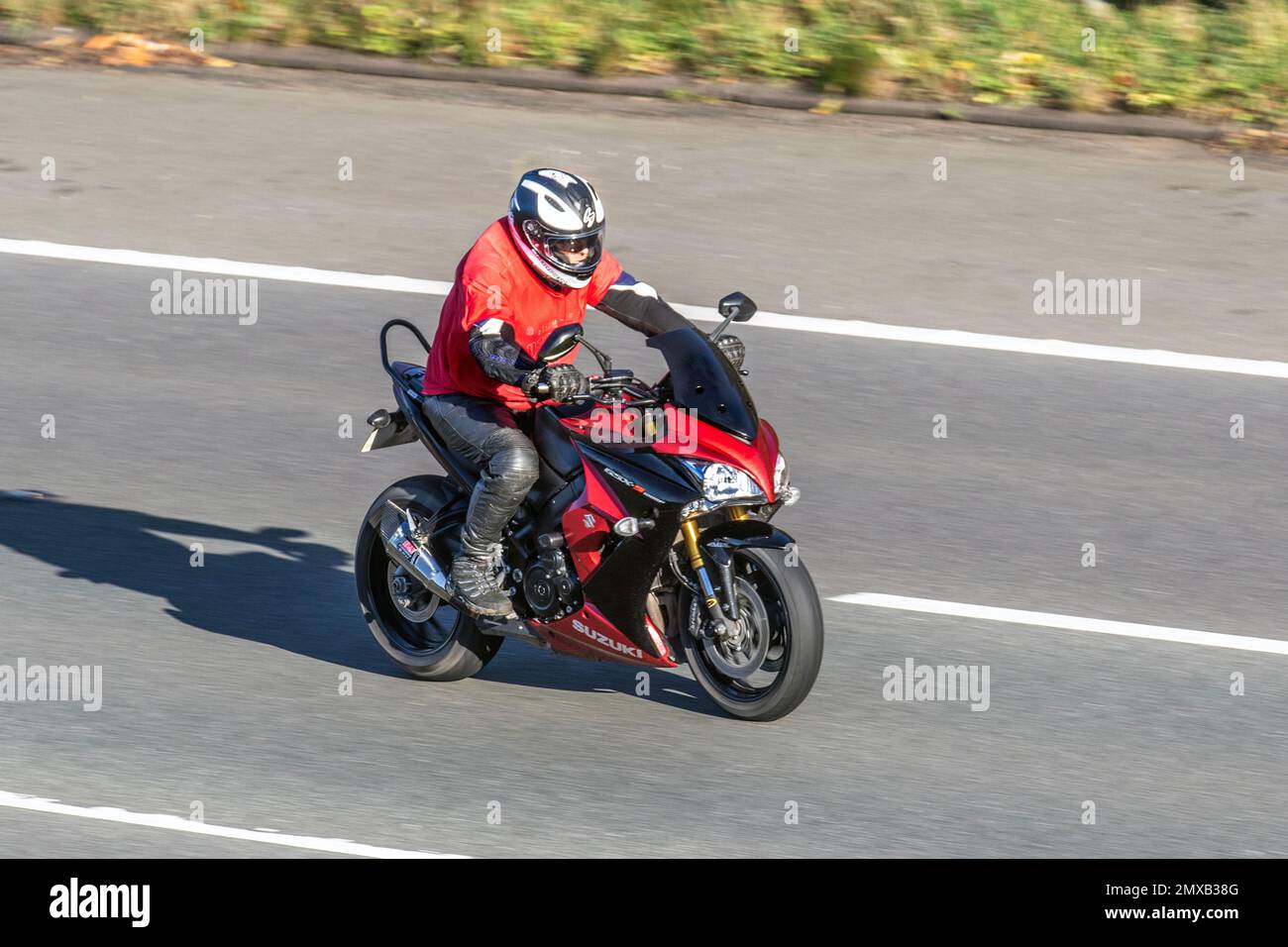 SUZUKI GSX S1000 MOTO Banque D'Images