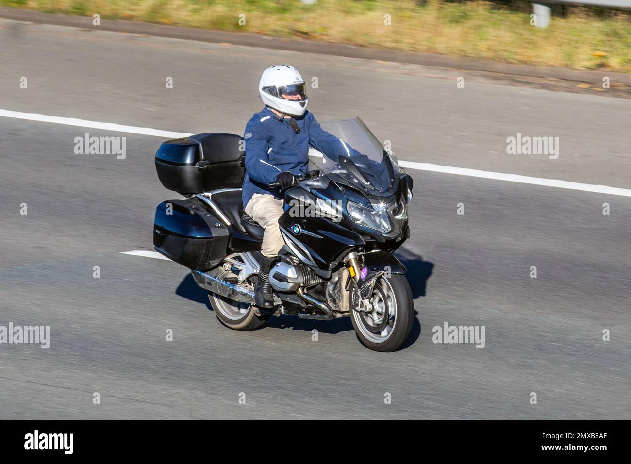 BMW R1200 / 1250RT avec moto Top Box Banque D'Images