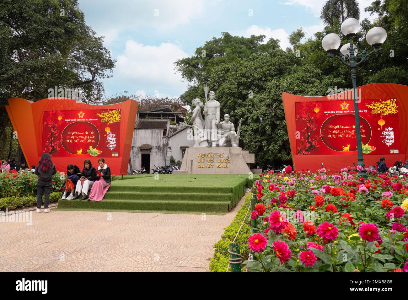 Hanoï, Vietnam, janvier 2023. Voir o0f le Monument aux morts sur les rives du lac Sword dans le centre-ville Banque D'Images